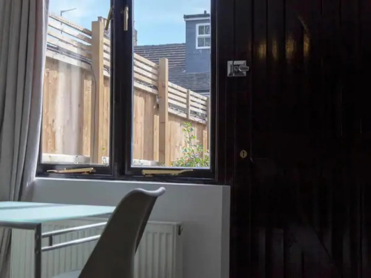 Pass The Keys Cosy Cabin In Central Cambridge Free Parking United Kingdom