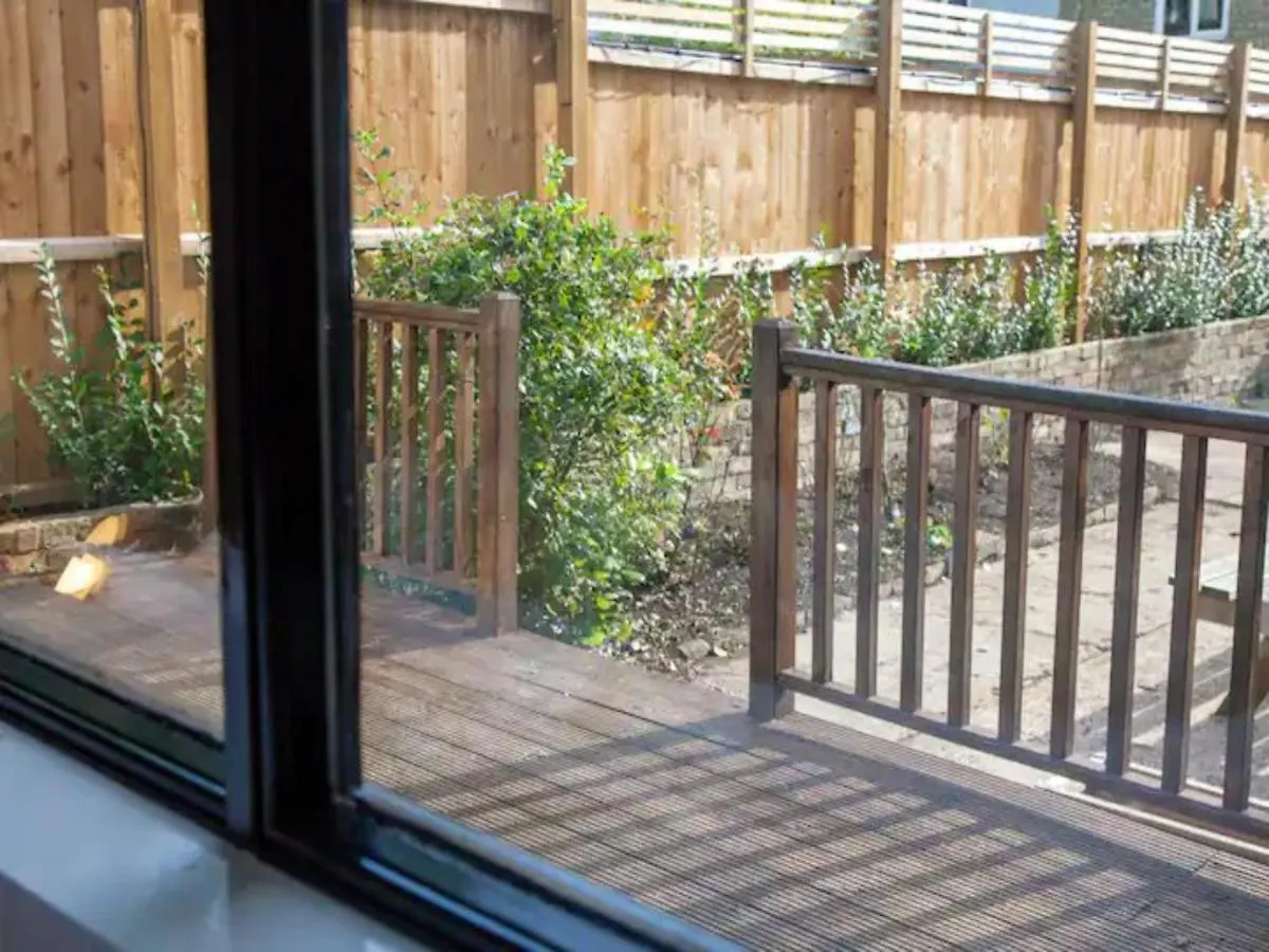Pass The Keys Cosy Cabin In Central Cambridge Free Parking Holiday home
