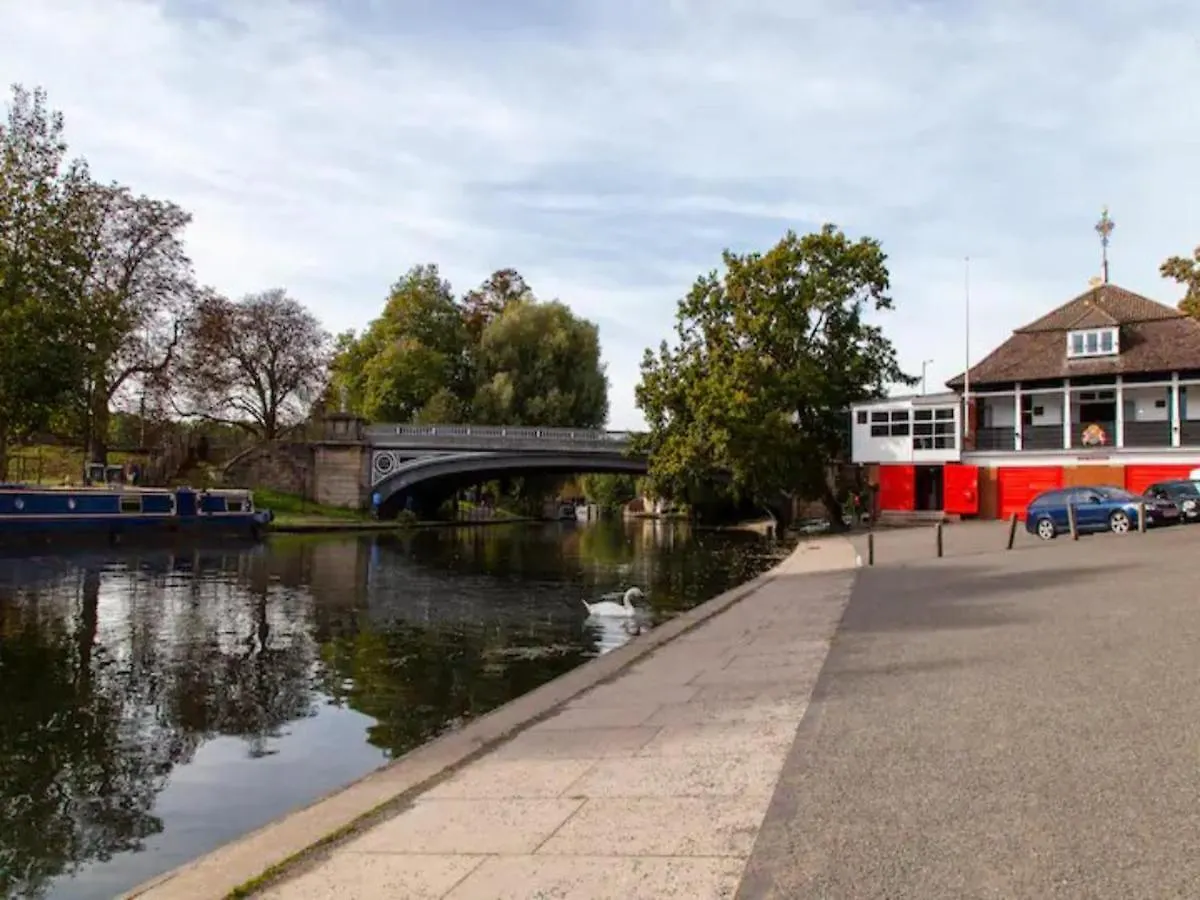 Pass The Keys Cosy Cabin In Central Cambridge Free Parking