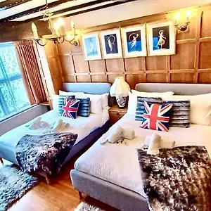 Amara House, Holiday home